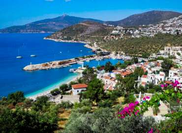 Antalya Kalkan’da villa tadilatı ve bahçe düzenlemesi yapan ekip