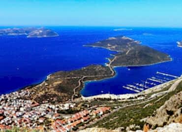 Antalya Kaş’ta taş yapı ev tadilatı yapan ustalar ve dekorasyon çalışması