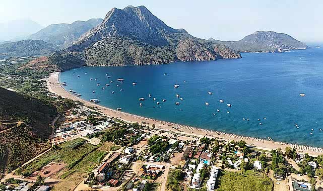 Antalya Kumluca 1 Antalya Kumluca’da villa tadilatı, mantolama ve dekorasyon hizmeti veren ustalar