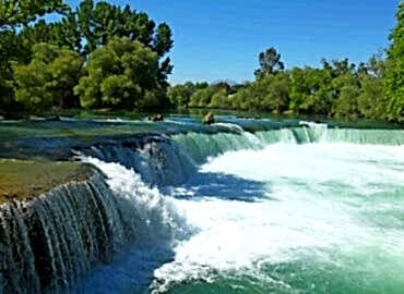 Antalya Manavgat’ta ev tadilatı yapan ustalar ve dış cephe mantolama işlemi