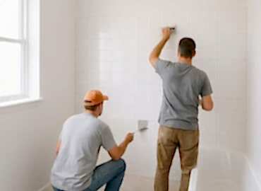 Zemin seramik döşemesi yapan usta ve seramik karolar